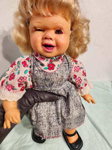 Vintage famosa winking doll - vintage,