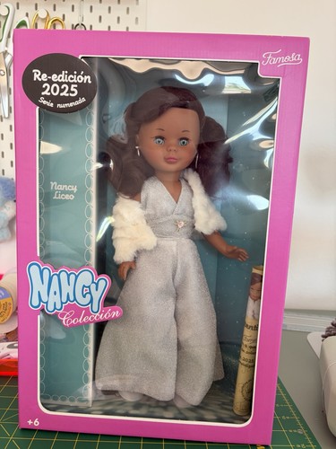 Nancy famosa doll - doll,