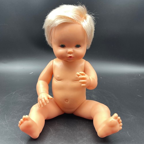 Vintage famosa baby - famosa, doll
